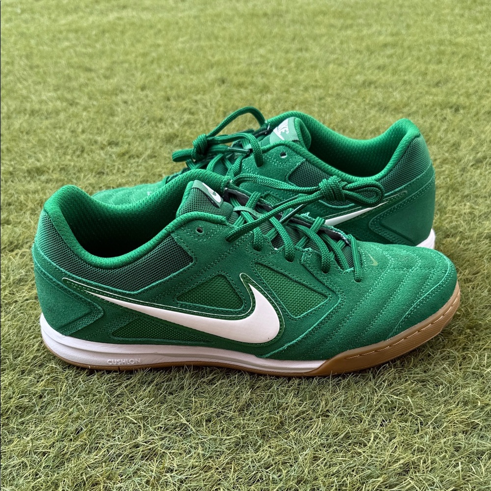 Nike Gato